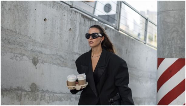 Hailey Bieber’s Oversized Blazer Formula