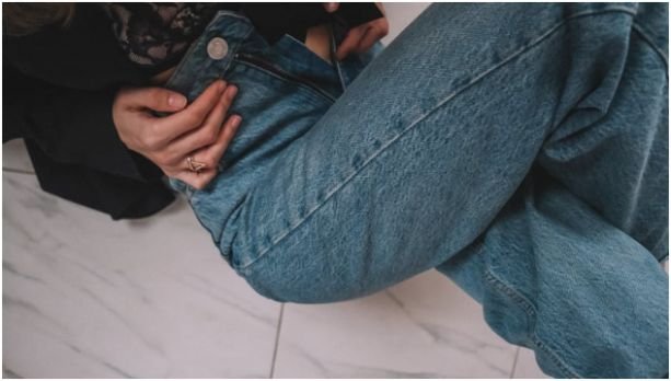 Bella Hadid’s Vintage Denim Formula