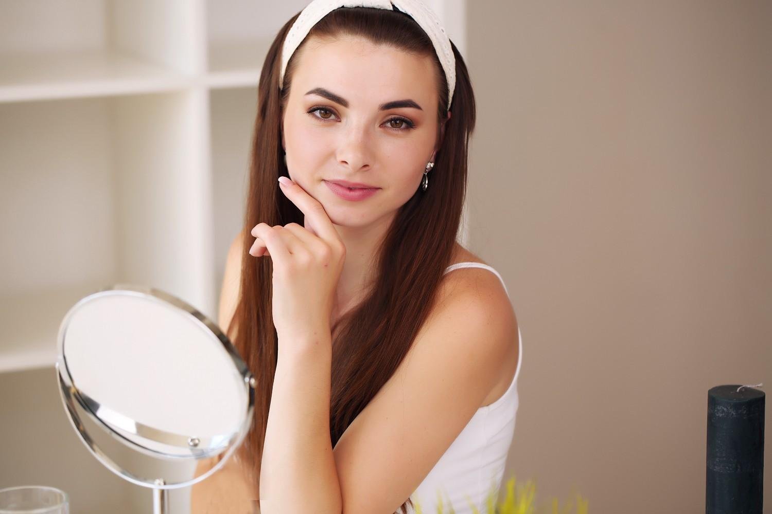 Common Mistakes That Prevent Glowing Skin